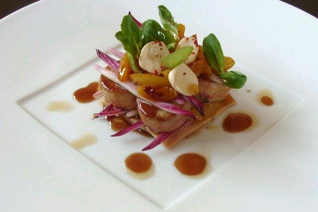 Mourad nedá dopustit na svou rodnou kuchyni z Mareseille, ale rád ji doplňuje o mezinárodní chutě.jpg Mourad nedá dopustit na svou rodnou kuchyni z Mareseille, ale rád ji doplňuje o mezinárodní chutě