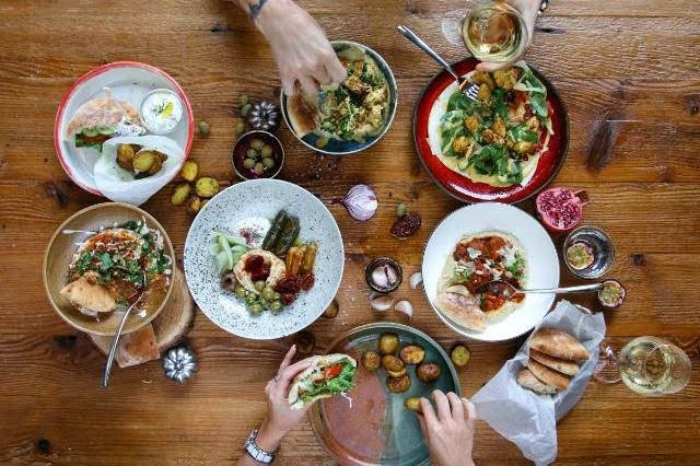 Mottem restaurace La Loca je Together Tastes Better, tedy Spolu nám chutná víc.jpg Mottem restaurace La Loca je Together Tastes Better, tedy Spolu nám chutná víc