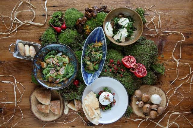 Mottem restaurace La Loca je Together Tastes Better, tedy Spolu nám chutná víc.jpg Mottem restaurace La Loca je Together Tastes Better, tedy Spolu nám chutná víc