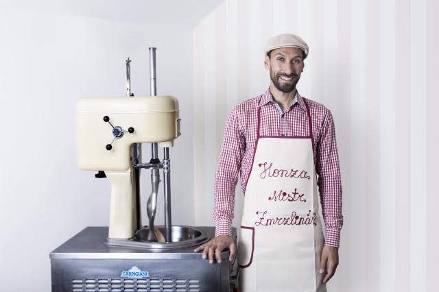 Honza Hochsteiger z Crème de la Crème nové druhy zmrzliny.jpg Honza Hochsteiger z Crème de la Crème nové druhy zmrzliny ?