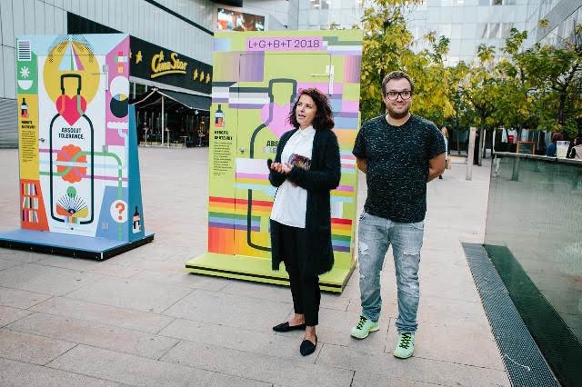 Brand Manažerka Absolut Dagmar Rychterová a designér Pavel Fuksa.jpg Brand Manažerka Absolut Dagmar Rychterová a designér Pavel Fuksa ?