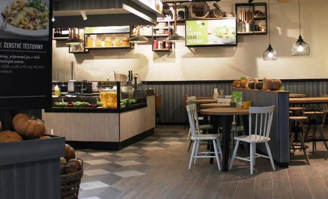 Švýcarský provozovatel mezinárodní sítě restaurací Marché International pokračuje ve své evropské expanzi a otevírá hned dvě nové restaurace v neveřejné části Terminálu 1 Letiště Václava Havla Praha.jpg Švýcarský provozovatel mezinárodní sítě restaurací Marché International pokračuje ve své evropské expanzi a otevírá hned dvě nové restaurace v neveřejné části Terminálu 1 Letiště Václava Havla Praha