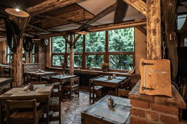 Restaurace Stodola House na pražském Jižním Městě.jpg Restaurace Stodola House na pražském Jižním Městě