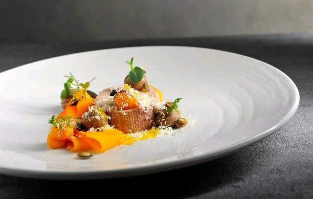 Foie gras torchon, kaštany, dýně hokaido.jpg Foie gras torchon, kaštany, dýně hokaido