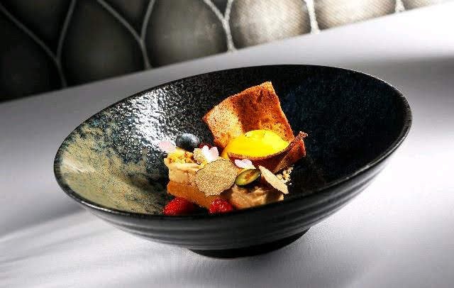 Lískoořískové semifredo, bílé lanýže.jpg Lískoořískové semifredo, bílé lanýže