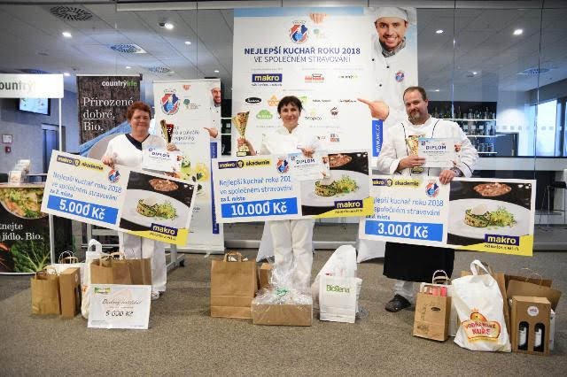 Veřejné stravování má své medailisty.jpg V průběhu víkendu 10. – 11. 11. 2018 se v prostorách Makro akademie v pražských Stodůlkách utkaly o titul Nejlepší kuchař roku ve společném stravování více než tři desítky soutěžících