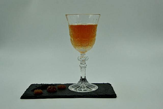 Vítězný drink se podává s mixem několika druhů soli a skořicovo-badyánovo-hřebíčkovými bonbóny.jpg Vítězný drink se podává s mixem několika druhů soli a skořicovo-badyánovo-hřebíčkovými bonbóny ?