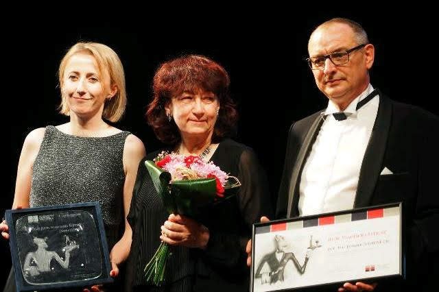 Cena JUDr. Vladimíra Štětiny byla předána doc. Ing. Jarmile Indrové, CSc. za celoživotní profesní přípravu mladé generace a přínos cestovnímu ruchu.jpg Cena JUDr. Vladimíra Štětiny byla předána doc. Ing. Jarmile Indrové, CSc. za celoživotní profesní přípravu mladé generace a přínos cestovnímu ruchu.