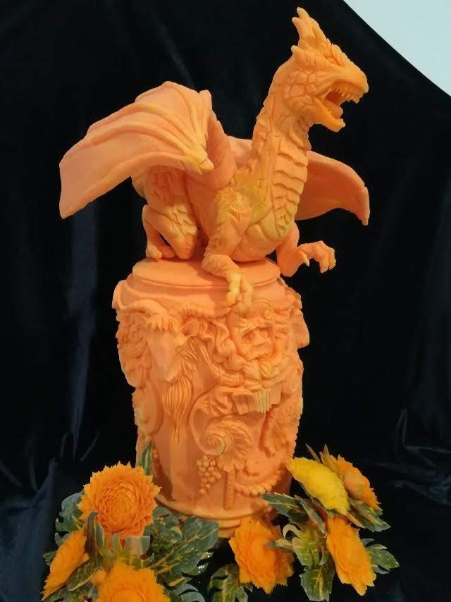 A Václav Mužikovský s drakem.jpg ... a Václav Mužikovský s drakem