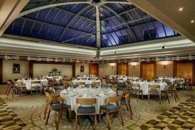 Radisson Blu Alcron Hotel, Crystal Ballroom, současný stav.jpg Radisson Blu Alcron Hotel, Crystal Ballroom, současný stav