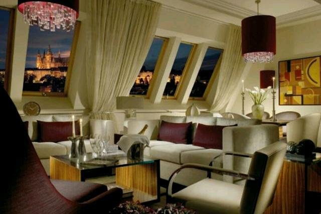 Radisson Blu Alcron Hotel, Castle View Suite, současný stav.jpg Radisson Blu Alcron Hotel, Castle View Suite, současný stav