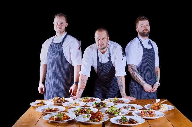 Kuchyní v OSSEGGu vládne Lukáš Holý.jpg Kuchyní v OSSEGGu vládne Lukáš Holý