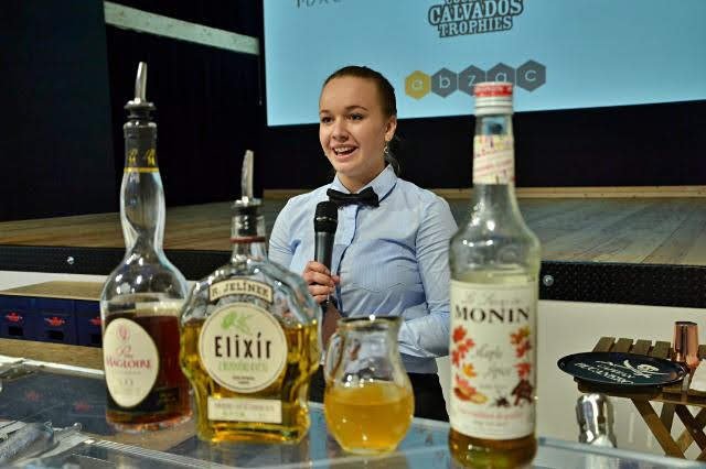 Z devítky zúčastněných juniorů – studentů středních gastronomických škol podala dle hodnocení komisařů nejkomplexnější výkon Kateřina Pražanová ze SOŠ a SOU Polička.jpg Z devítky zúčastněných juniorů – studentů středních gastronomických škol podala dle hodnocení komisařů nejkomplexnější výkon Kateřina Pražanová ze SOŠ a SOU Polička