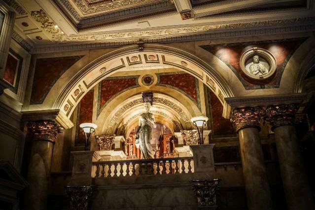 Budou kasina muset přijmout stovky krupiérů?.jpg Budou kasina muset přijmout stovky krupiérů?