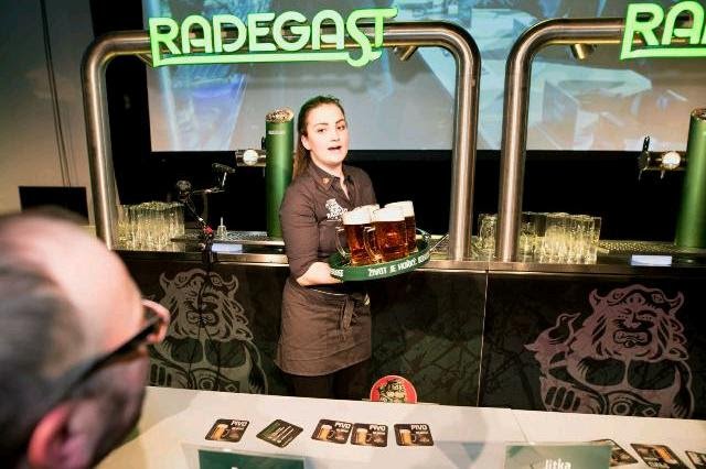 Vítězkou 5. ročníku prestižní soutěže Radegast Mistr Výčepní 2019 se stala Denisa Kubíčková z brněnské restaurace Tusto Titanium.jpg Vítězkou 5. ročníku prestižní soutěže Radegast Mistr Výčepní 2019 se stala Denisa Kubíčková z brněnské restaurace Tusto Titanium