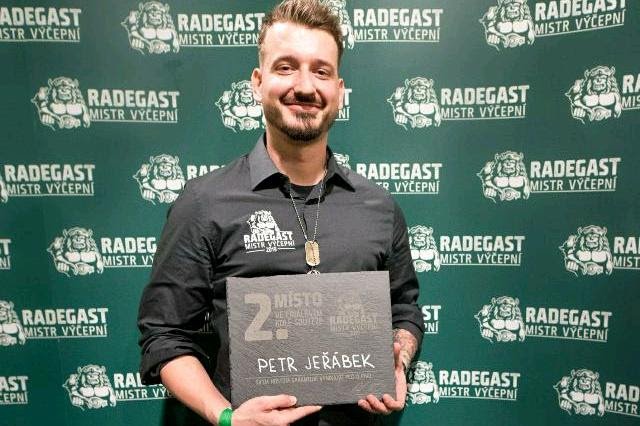 Druhé místo putuje do Nového Jičína Petru Jeřábkovi z restaurace Boss.jpg Druhé místo putuje do Nového Jičína Petru Jeřábkovi z restaurace Boss
