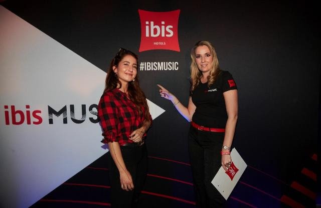 V ibis Praha Old Town se koncert uskutečnil 25. dubna.jpg V ibis Praha Old Town se koncert uskutečnil 25. dubna