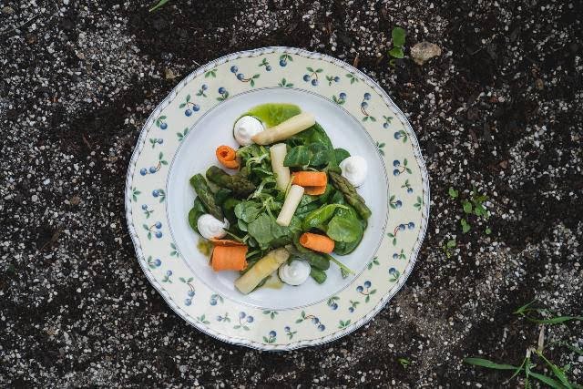 Hosty v Babiččině zahradě čeká nové, svěží menu.jpg Hosty v Babiččině zahradě čeká nové, svěží menu