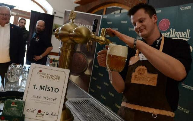 V čepování piva i dalších disciplínách byl nejlepší Filip Pádecký .jpg V čepování piva i dalších disciplínách byl nejlepší Filip Pádecký