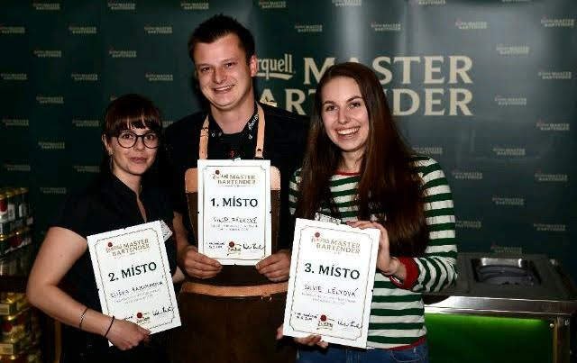 kromě Filipa Pádeckého postupují také Eliška Rajchmanová z Restaurace V Ruthardce a Silvie Lélyová z hradecké restaurace Hospoda Na Hradě.jpg kromě Filipa Pádeckého postupují také Eliška Rajchmanová z Restaurace V Ruthardce a Silvie Lélyová z hradecké restaurace Hospoda Na Hradě