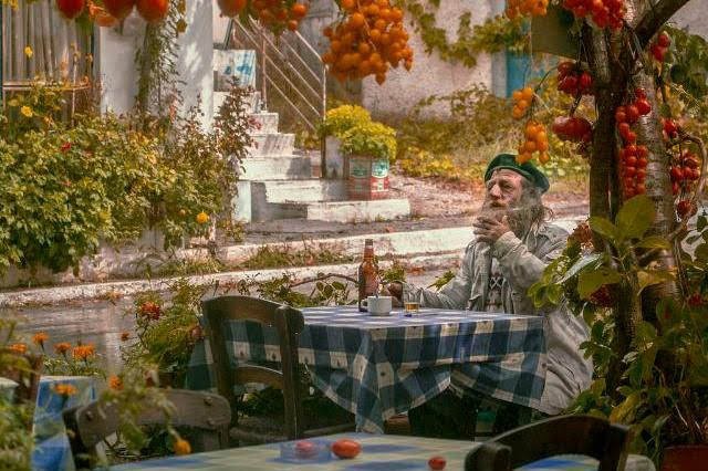 Řekové si se zákazem kouření hlavu nelámou.jpg Řekové si se zákazem kouření hlavu nelámou