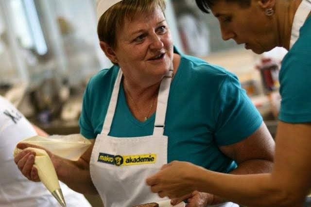 Na konci srpna proběhl v prostorách MAKRO Akademie 2. ročník soutěže Nejlepší kuchař roku ve společném stravování.jpg Na konci srpna proběhl v prostorách MAKRO Akademie 2. ročník soutěže Nejlepší kuchař roku ve společném stravování