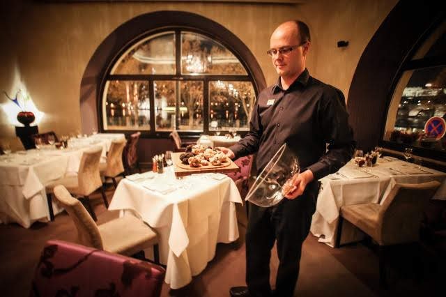 Lanýžové hody v restauraci Bellevue.jpg Lanýžové hody v restauraci Bellevue