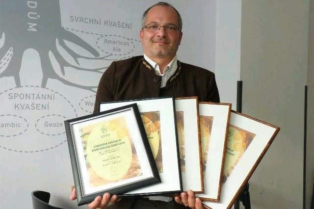 Svijanský sládek Petr Menšík a nová ocenění.jpg Svijanský sládek Petr Menšík a nová ocenění
