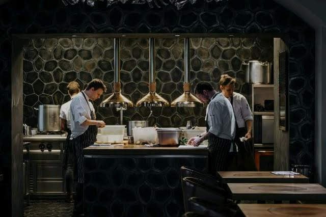 Restaurace La Degustation Bohême Bourgeoise.jpg Restaurace La Degustation Bohême Bourgeoise