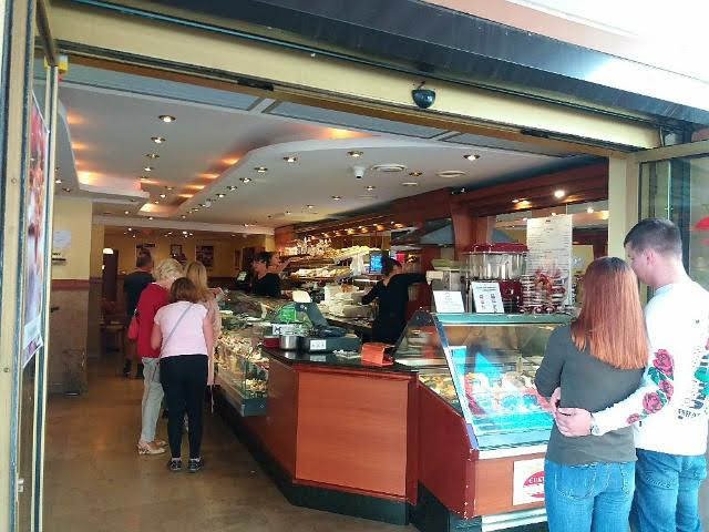 nteriér kavárny Bristolka.jpg Interiér kavárny Bristolka