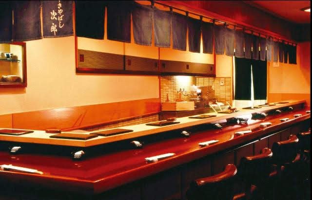 Proslulá exkluzivní restaurace Sukijabaši Džiró.jpg Proslulá exkluzivní restaurace Sukijabaši Džiró