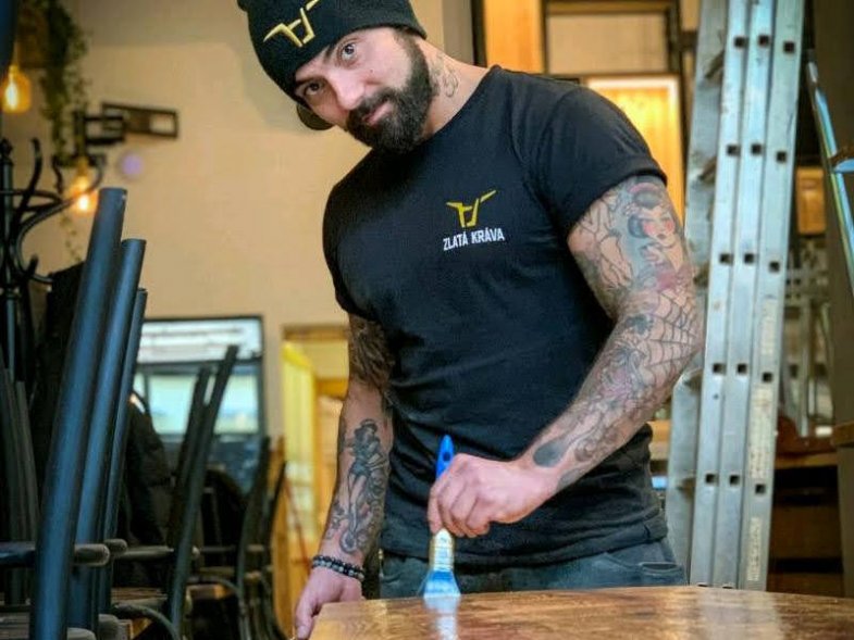 Pivovar Zlatá kráva otevírá v Plzni Bandasku.jpg Pivovar Zlatá kráva otevírá v Plzni Bandasku