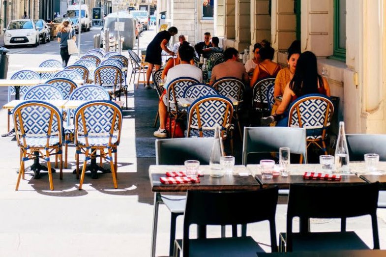 Zahradka restaurace ilustrační fotografie.jpg Zahradka restaurace ilustrační fotografie