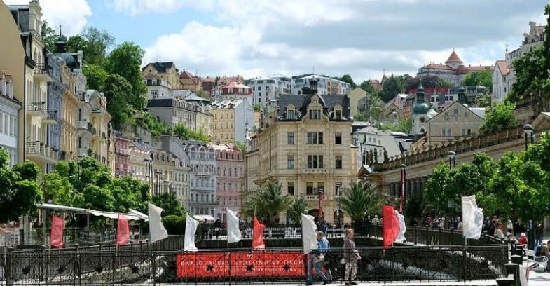 Karlovy Vary.jpg Karlovy Vary