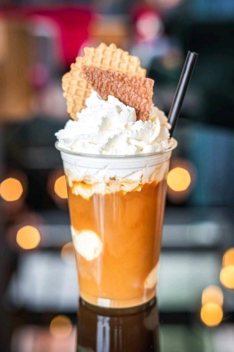 Ledová káva se zmrzlinu z Lagarto Encore.jpg Ledová káva se zmrzlinu z Lagarto Encore