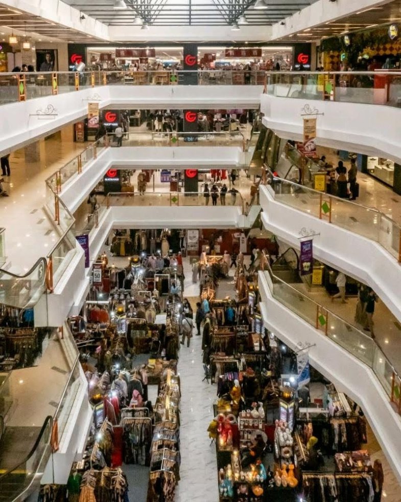 Koronavirus a vláda dál komplikují provoz restaurací.jpg Koronavirus a vláda dál komplikují provoz restaurací