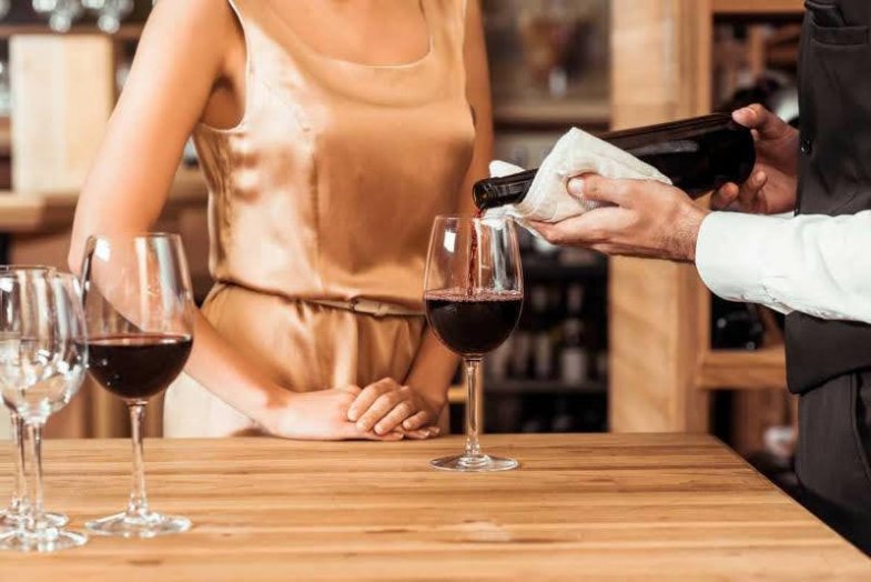 Jak servírovat víno.jpg Jak servírovat víno