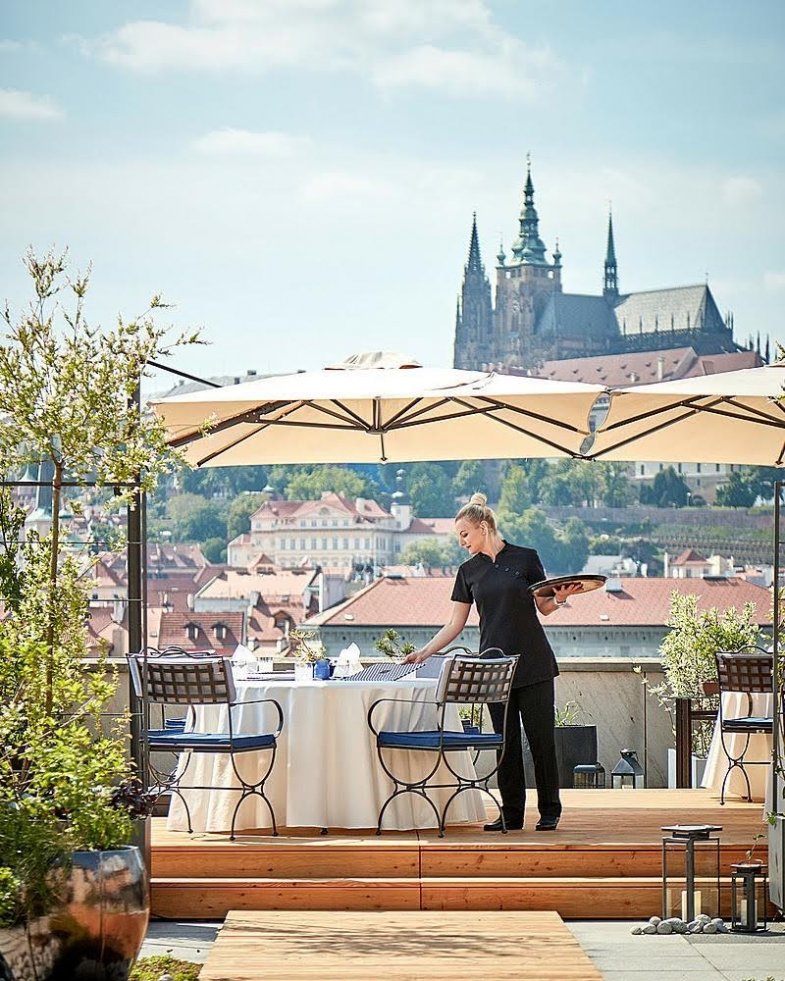 Zážitková japonská gastronomie ve Four Seasons.jpg Zážitková japonská gastronomie ve Four Seasons