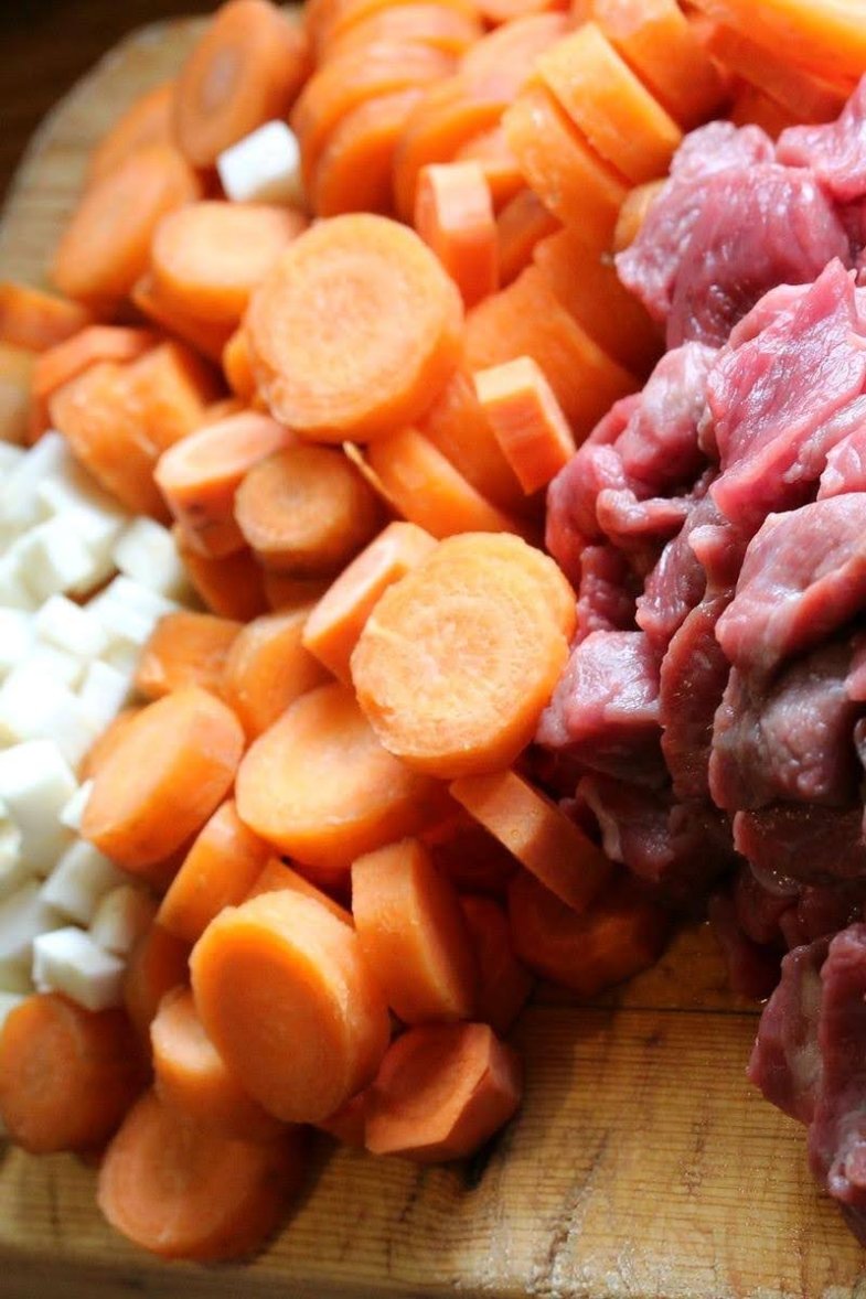 Něco se chystá.jpg Něco se chystá