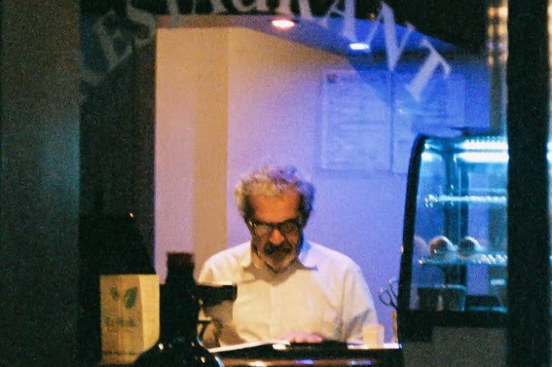 Majitelé se zbavují hotelů a restaurací.jpg Majitelé se zbavují hotelů a restaurací