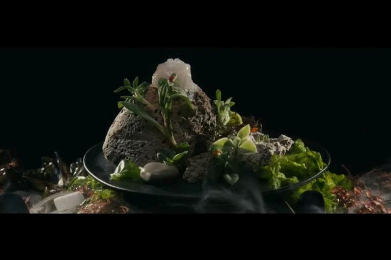 Screenshot z traileru filmu Menu https://youtu.be/CAWZMssP3gM.jpg Screenshot z traileru filmu Menu https://youtu.be/CAWZMssP3gM