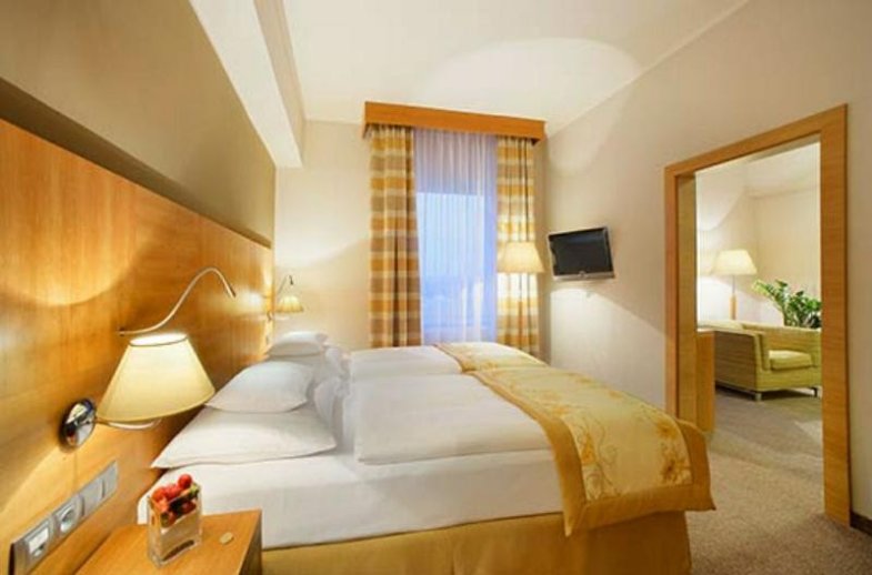 International, národní památka, hlásí změnu majitele.jpg International, národní památka, hlásí změnu majitele