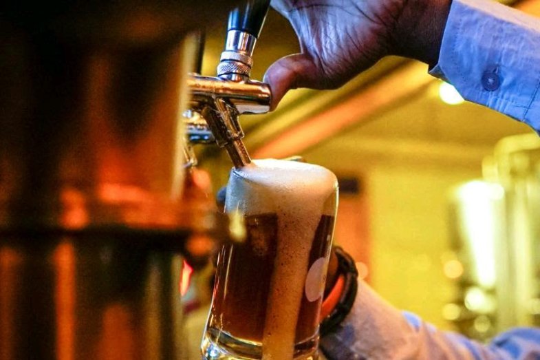 Zašlapáváme si do země naše kulturní dědictví. Hospodu.jpg Zašlapáváme si do země naše kulturní dědictví. Hospodu