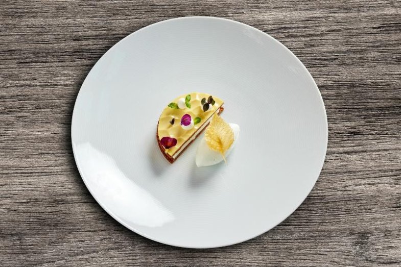 High-end japonská kuchyně na terase pražského Four Seasons.jpg High-end japonská kuchyně na terase pražského Four Seasons