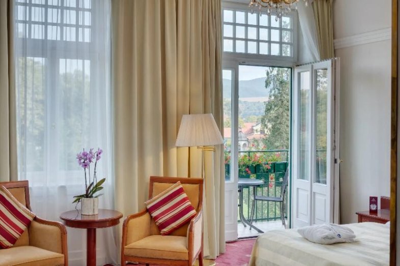 Pětihvězdičkový víkend s michelinskou večeři.jpg Pětihvězdičkový víkend s michelinskou večeři