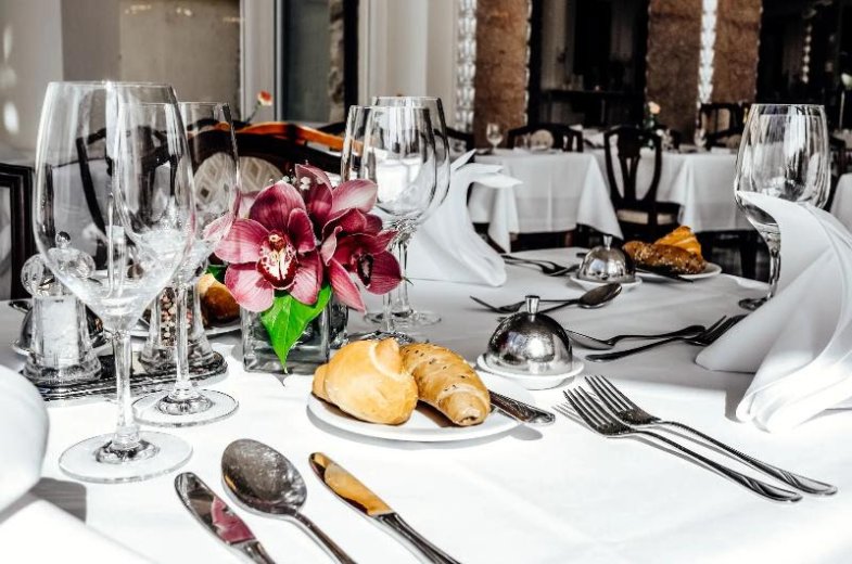 Pětihvězdičkový víkend s michelinskou večeři.jpg Pětihvězdičkový víkend s michelinskou večeři