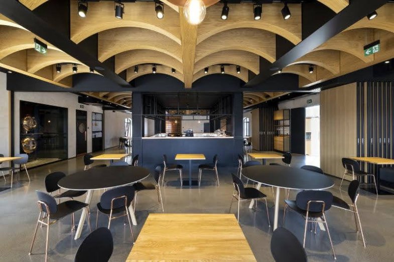 Návštěvnické centrum Bernard stavbou roku.jpg Návštěvnické centrum Bernard stavbou roku