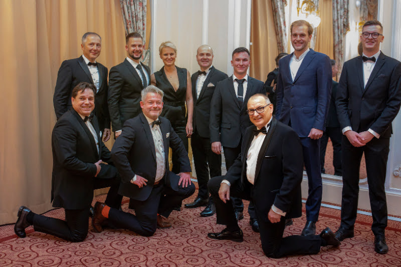 AHR ČR udělila výroční ceny, bodoval i Aleš Háma.png AHR ČR udělila výroční ceny, bodoval i Aleš Háma