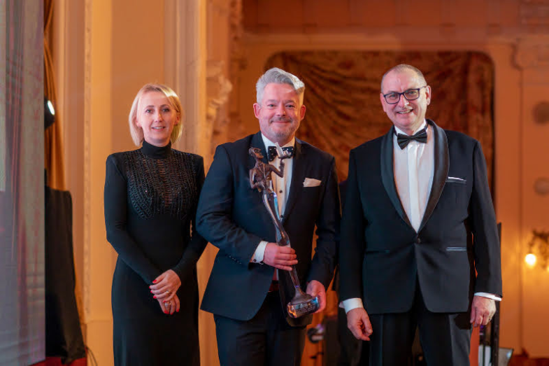 AHR ČR udělila výroční ceny, bodoval i Aleš Háma.png AHR ČR udělila výroční ceny, bodoval i Aleš Háma