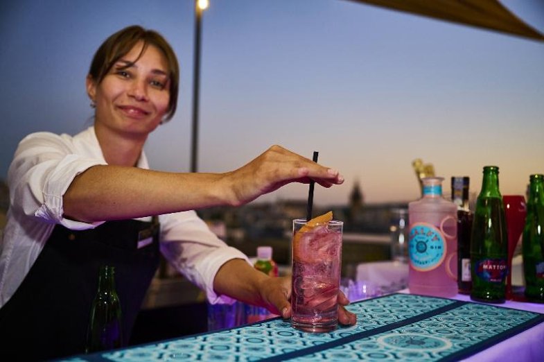 Pytloun Sky Bar nabizi vyhřívaná, průhledná iglú.jpg Pytloun Sky Bar nabizi vyhřívaná, průhledná iglú